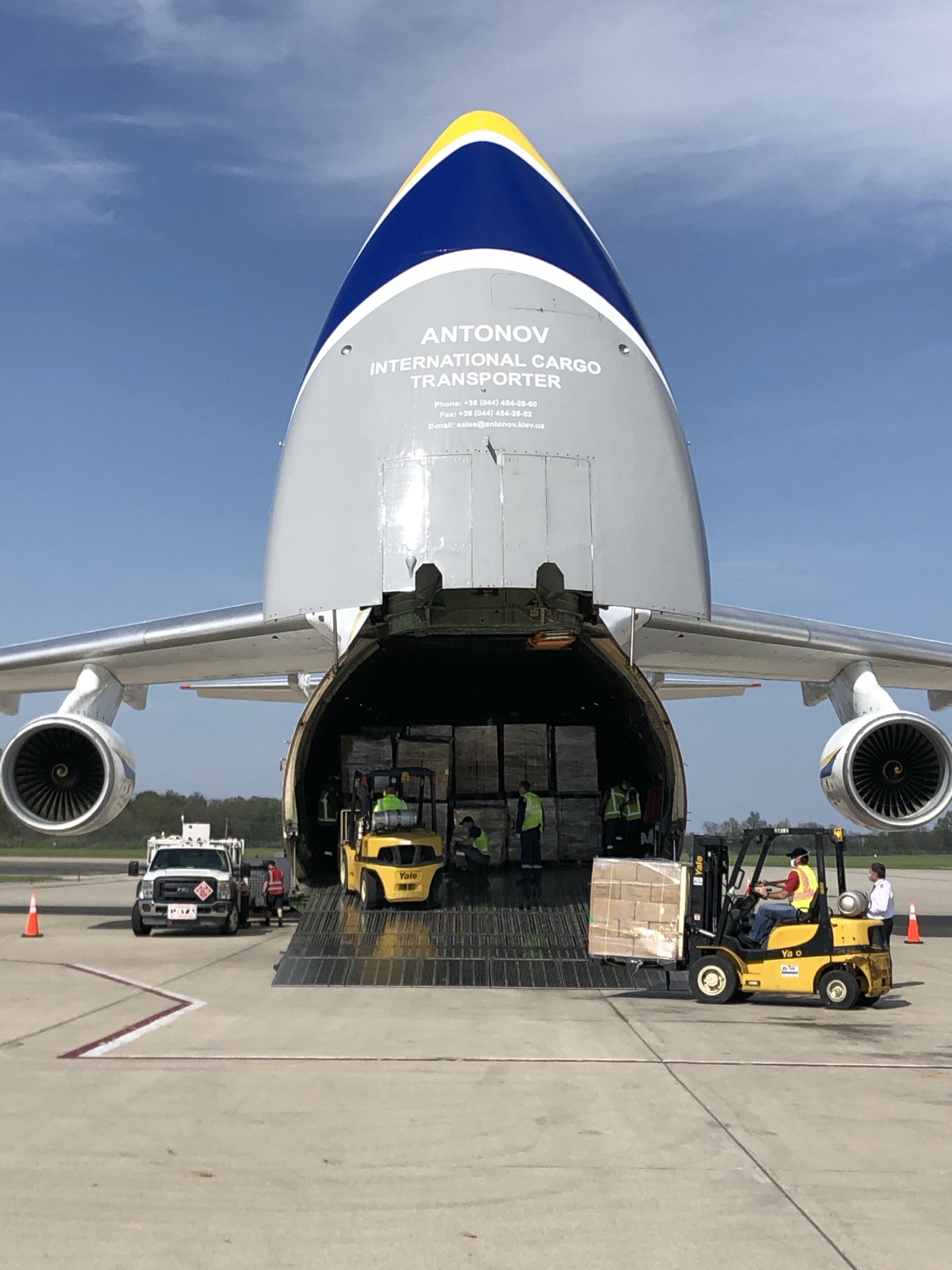 Antonov cargo aircraft loading medical supplies